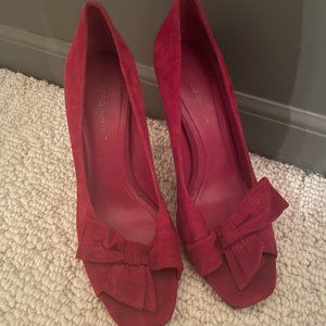 Suede red peep toe BCBD chunky heel shoe, 9